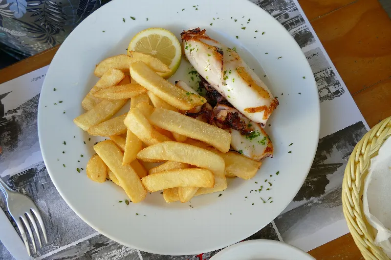 Çorbanın Terbiyesi: Yumurta ve Limon Neden Kesilir?